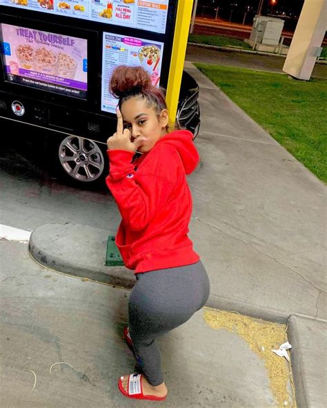 Thick : r/Lightskin .